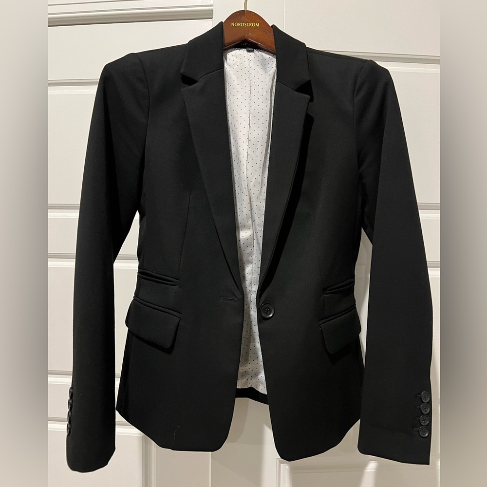 Express Fitted Blazer Size 2 in Black
